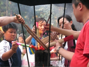 Athéisme, renouveau des cultes et sécularisation en République populaire de Chine